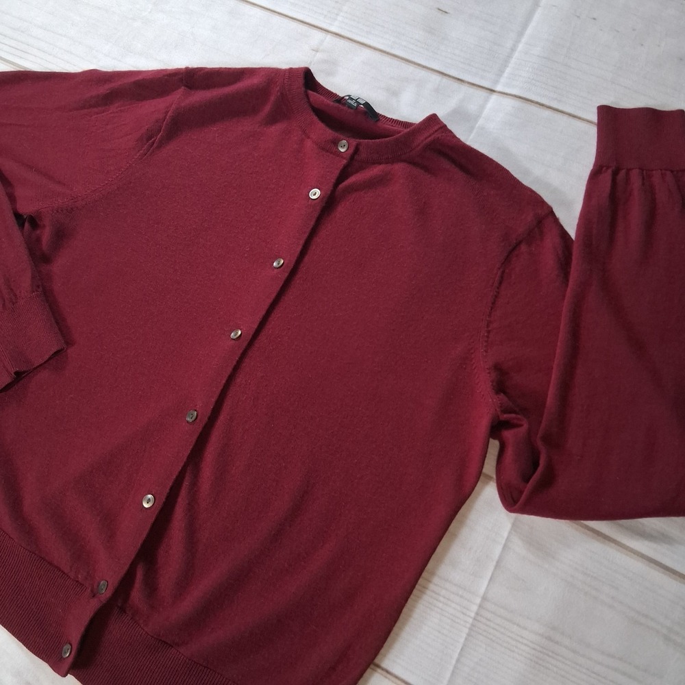 Uniqlo Women Maroon Pure New Wool Button Front Crew Neck Cardigan Sweater Size M